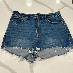 Abercrombie & Fitch “The Mom Short,High Rise, Curve Love” Denim Shorts. (Sz 31)
